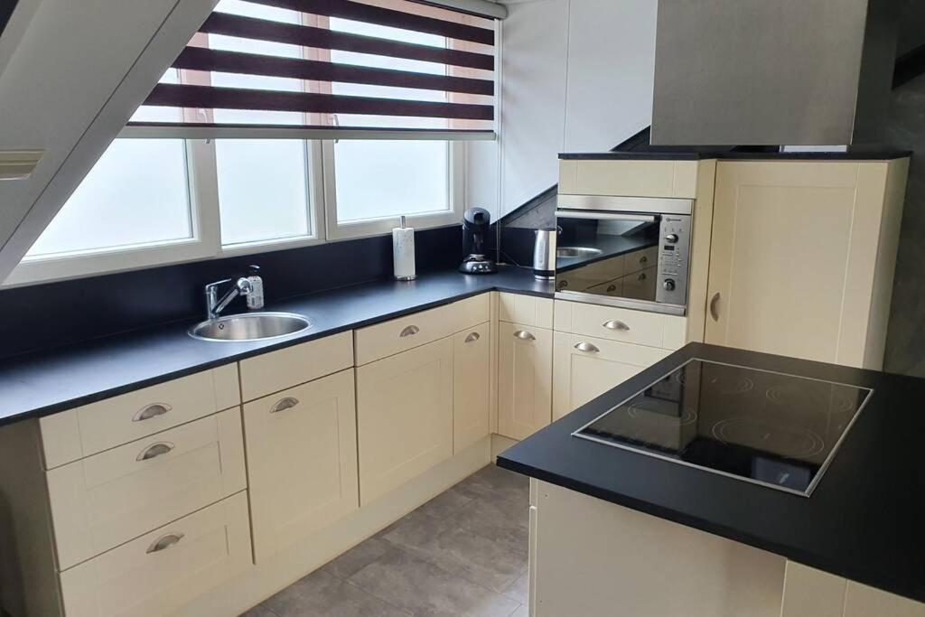 Vrijstaand / Landelijk Appartement Met Uitzicht! De Wijk Екстериор снимка